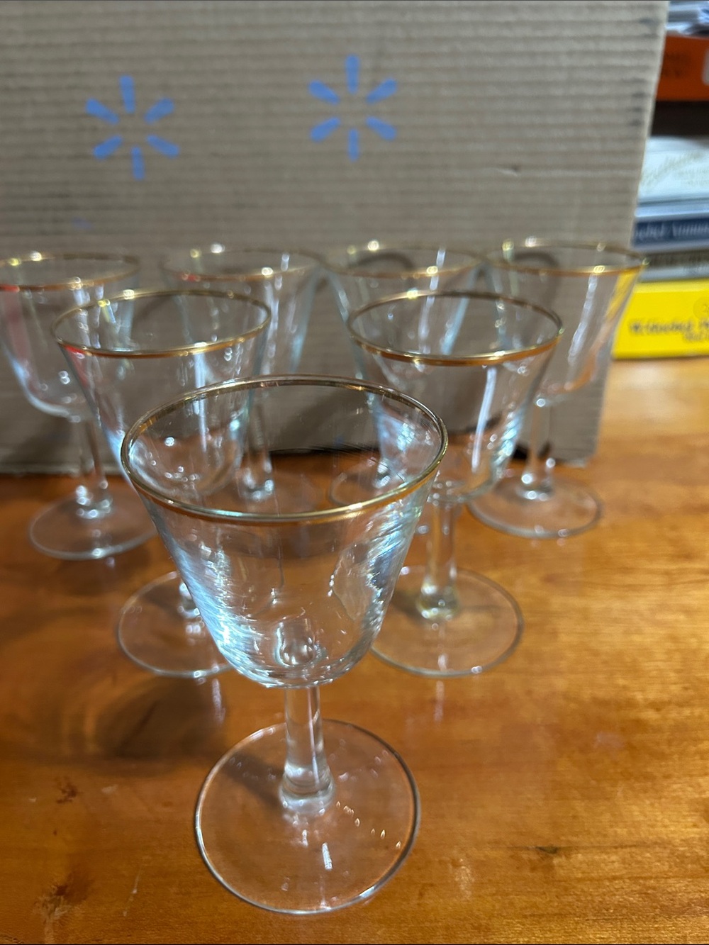 Vintage Elegant Gold-Rimmed Wine Glasses - Set of 7